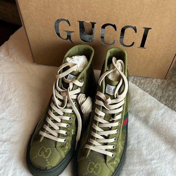GUCCI 26S SNEAKER IN OLIVE BROWN SUEDE